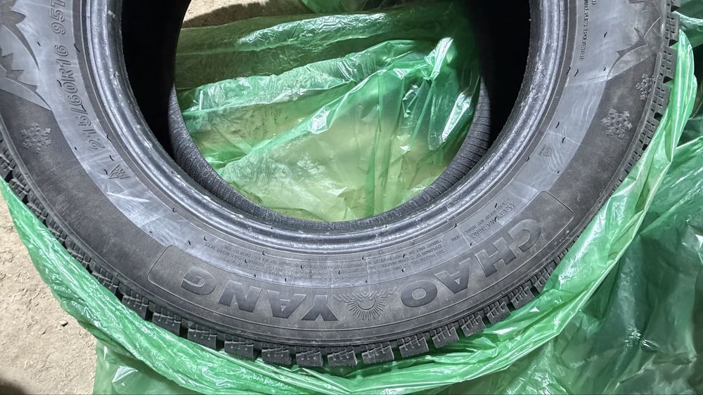 Продам зимний 215/60/16