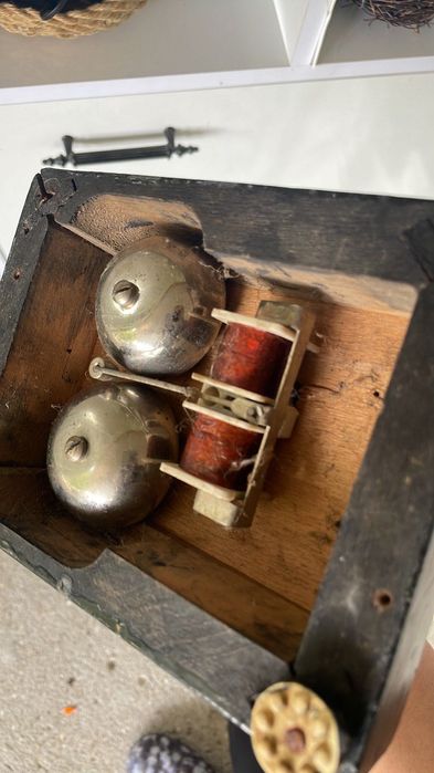 Стар античен телефон