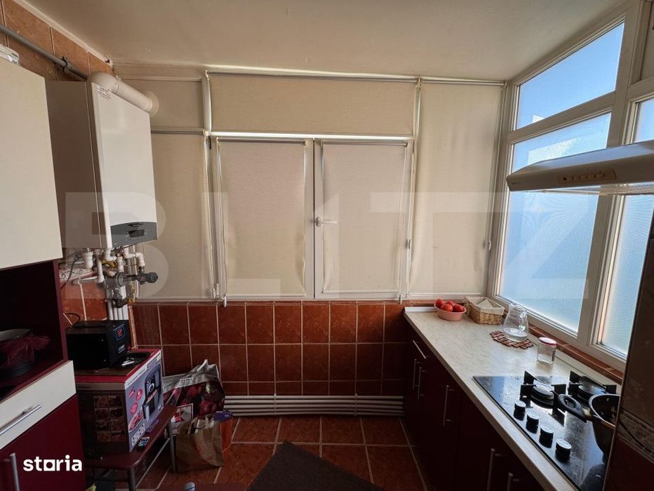 Apartament de 3 camere, decomandat, cartierul 1 Mai