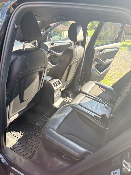 Vând Audi q5 2012
