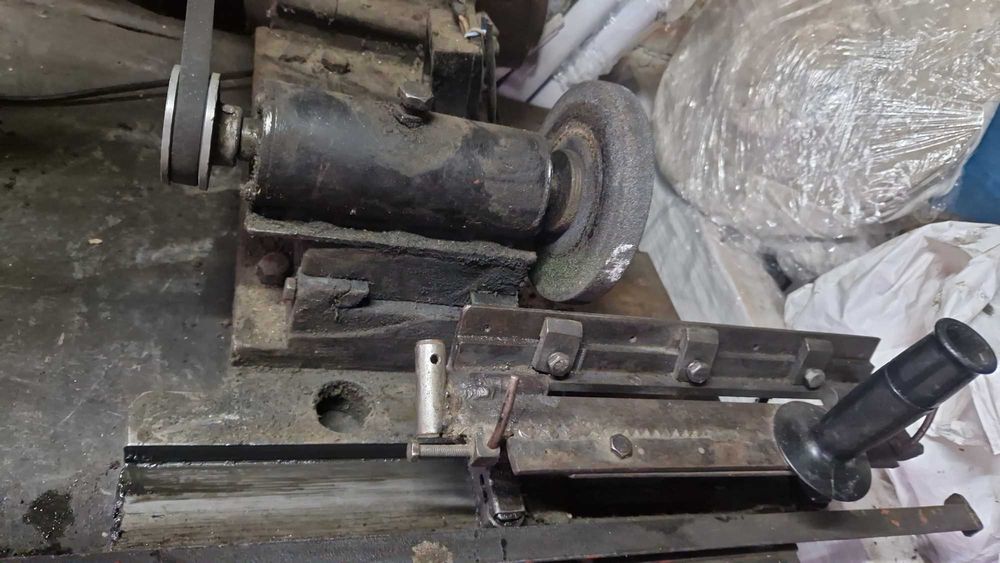 Dispozitiv ascutit cutite abric