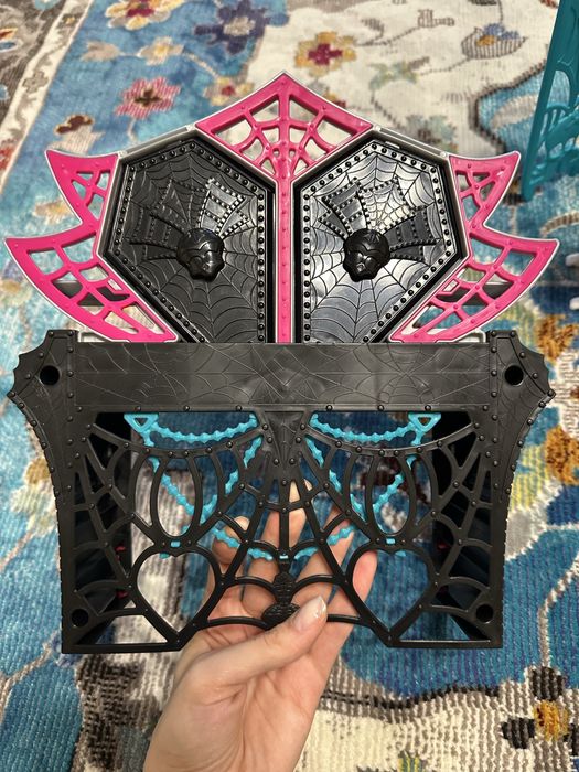 Мебель для кукол Монстер хай