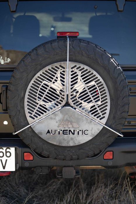 Gratar BBQ montare pe roata de rezerva AUTENTIC OVERLANDING GEAR