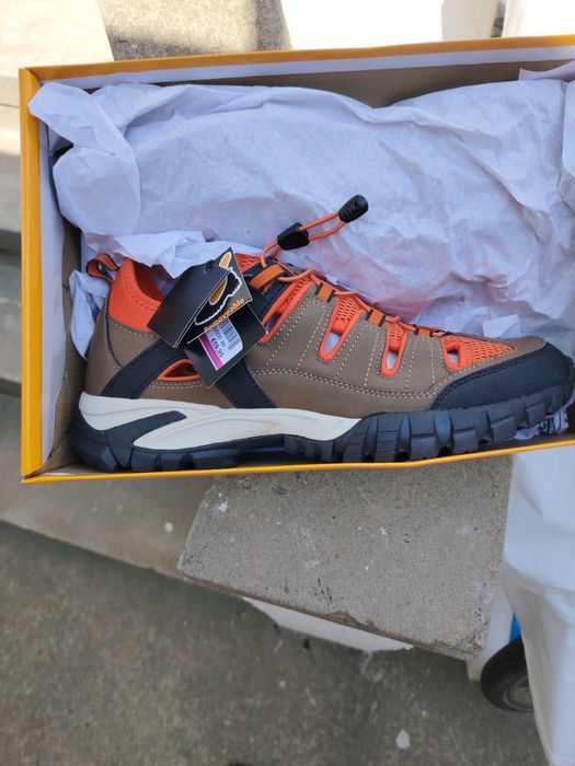 Обувки за поход Dockers