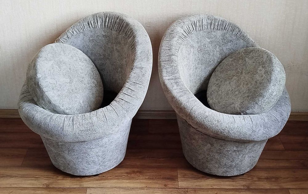 Пуфик со спинкой б/у. (2 шт.)