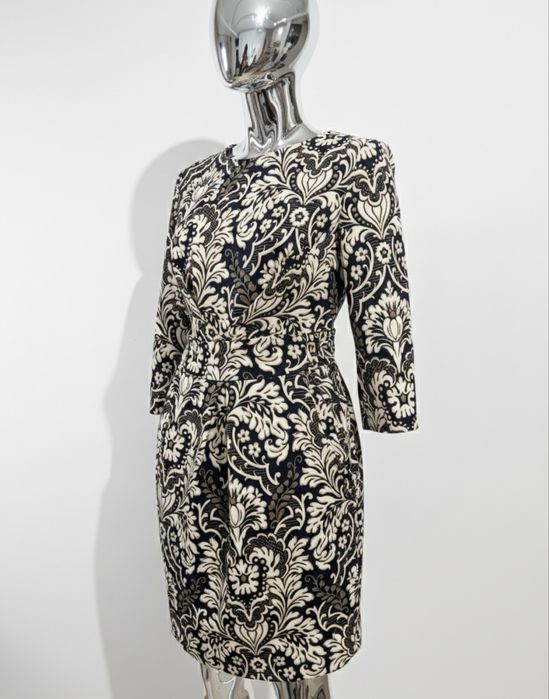 Платье очень качественное S/M размер узоры