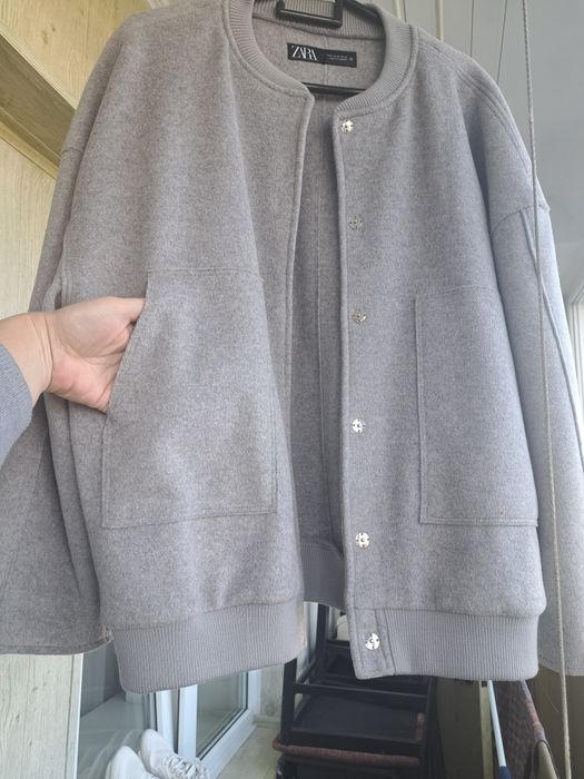 Продам новый куртка-бомбер ZARA