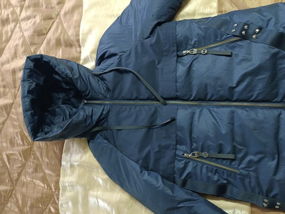 Продаю зимний пуховик