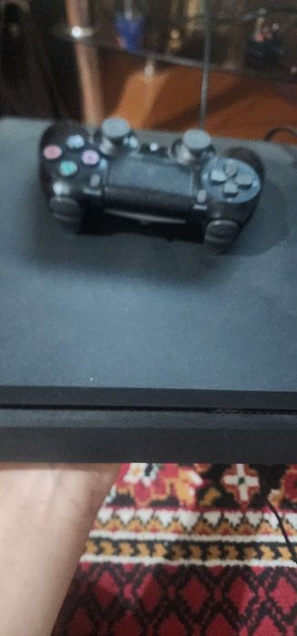 Playstation 4 slim 512