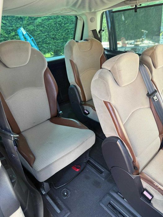 Vand Peugeot 807 din 2005