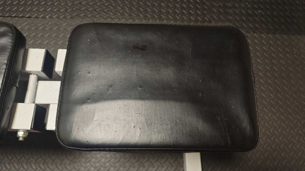 Клетка за вдигане на тежести, лежанка и олимпийски дискове Ф50