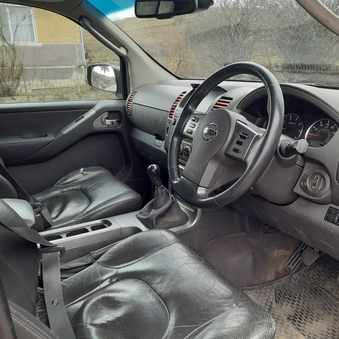 Nissan pathfinder r51