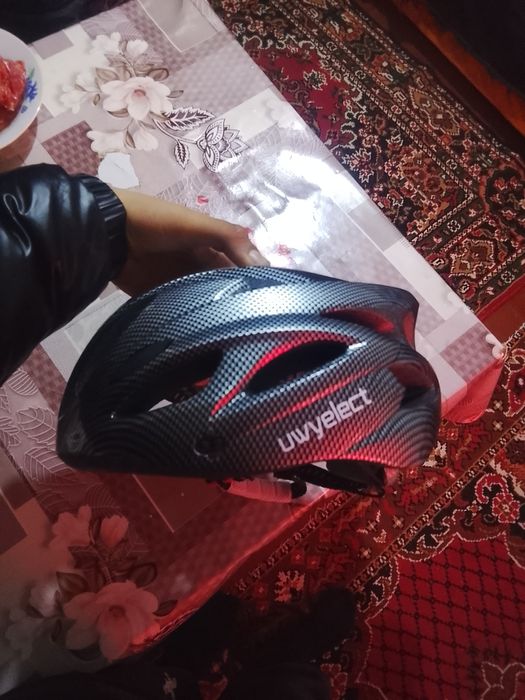 Cască uwyelect aproape noua