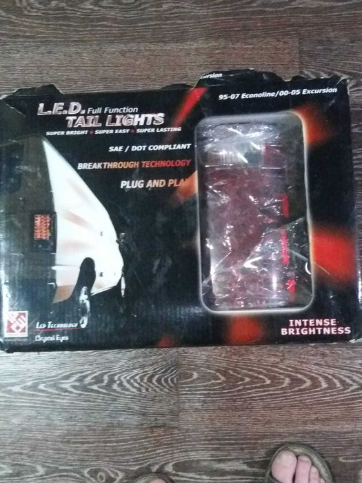 Ford E-Series, Econoline, Excursion  светодиодные 1 пара