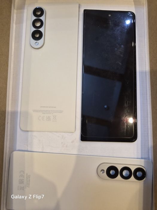 Display z  fold 4 (mic)