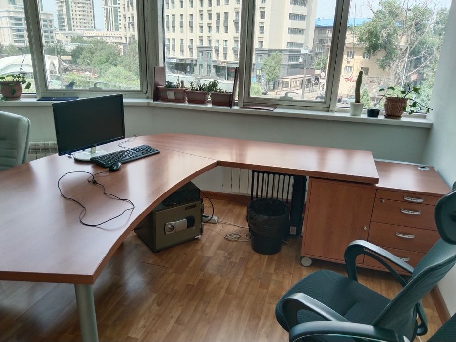 Комплект офисной мебели