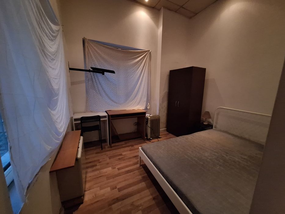 Дава се под наем Едностаен апартамент в София, Център - 28 кв.м за 255 € - Снимка #1