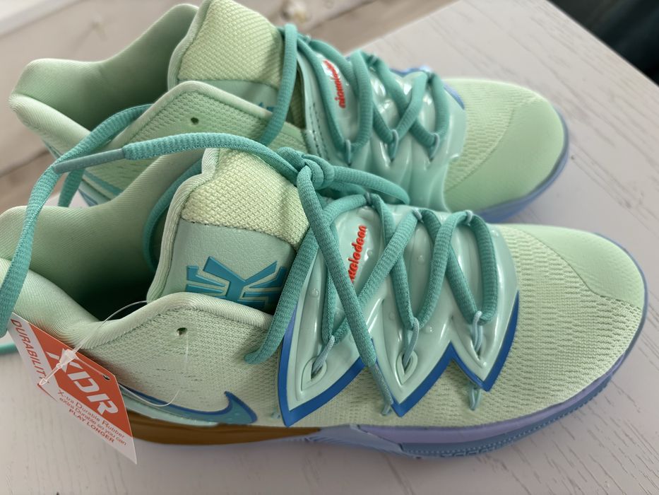 кроссовки новые 37 размер