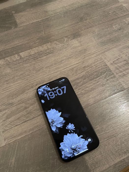 продам iphone 15 pro память 128
