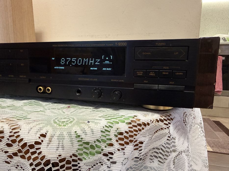 FineArts T-9000 FM Тунер