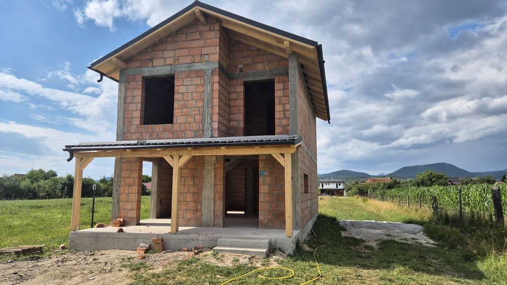 Casă P+1 de vânzare – la roșu