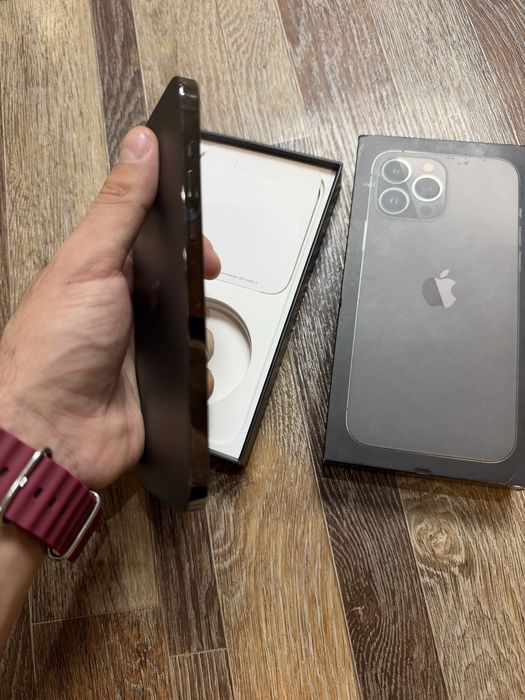 Продам Телефон Айфон 13 Pro Max
