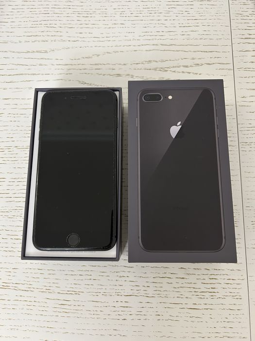 iPhone 8 Plus. 64 GB. Space Gray.