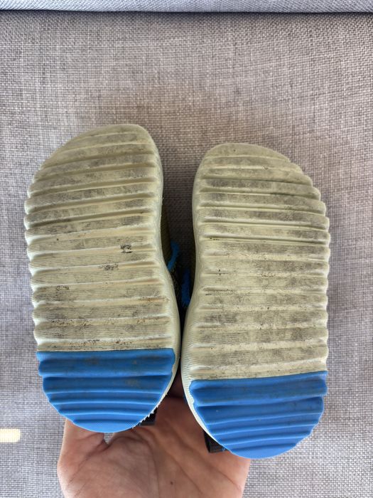 Детски маратонки Adidas номер 4/20