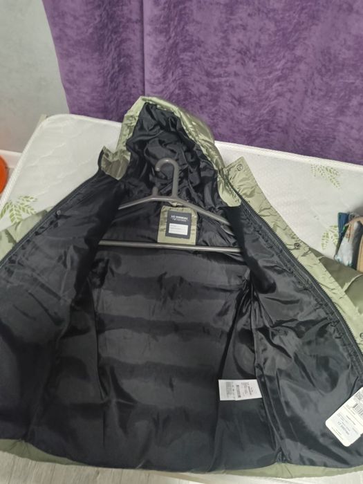 Продам новую куртку.