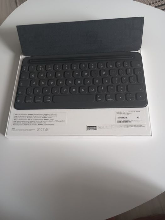 Smart keyboard Apple Ipad + husa Ipad