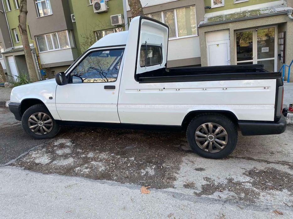 Продавам пикап Рено