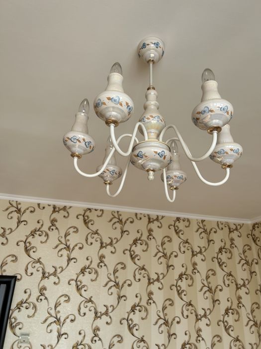 Люстра в отличном состоянии