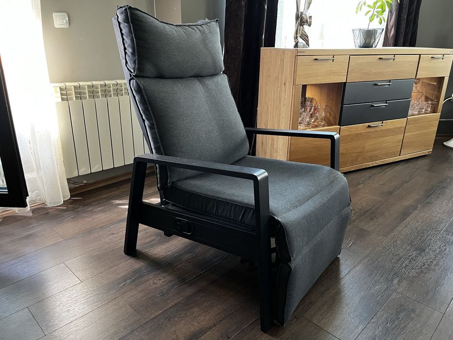 Лек стол с повдигане на краката