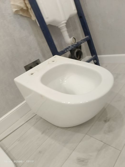 Инсталляция в заборе