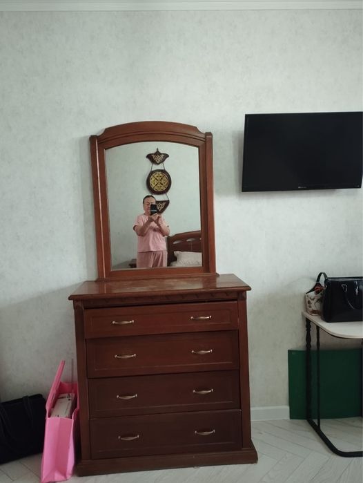 Продается спальный гарнитур