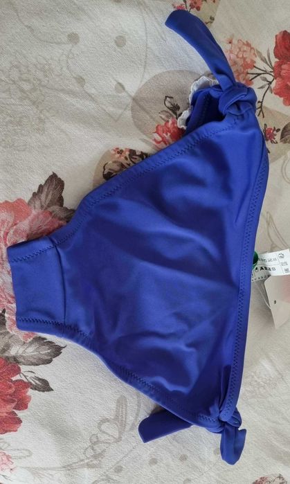 долнище на бански с волани BENETTON - 7-8г