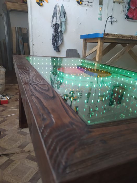 столик игровой или кофейный