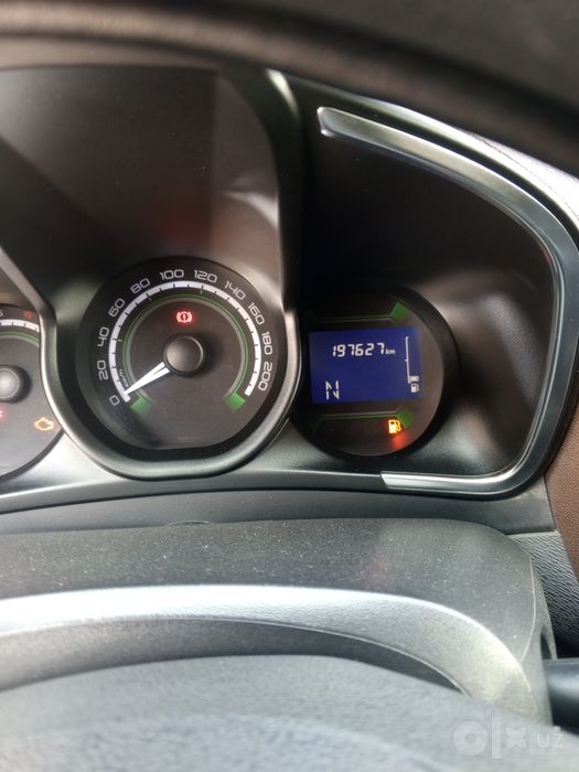 Lada Xray сотилади