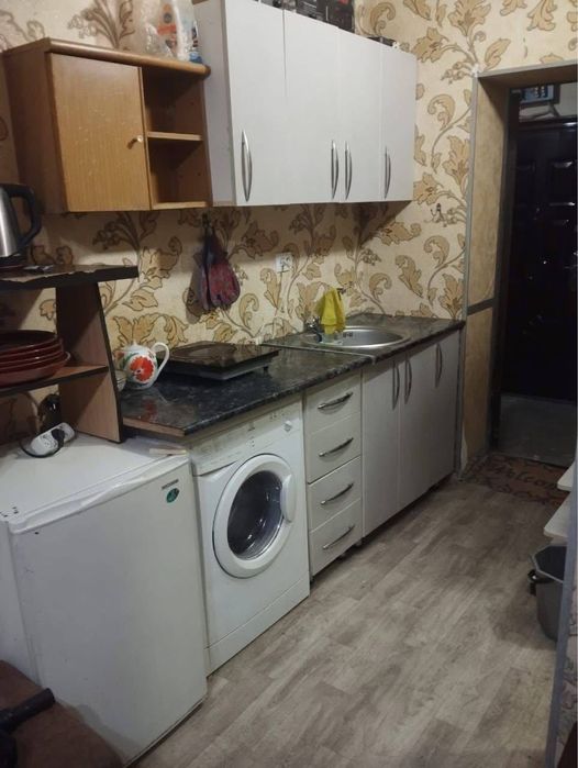 КВАРТИРА, СПУТНИК-4  1/1/4 Общежите бывшее