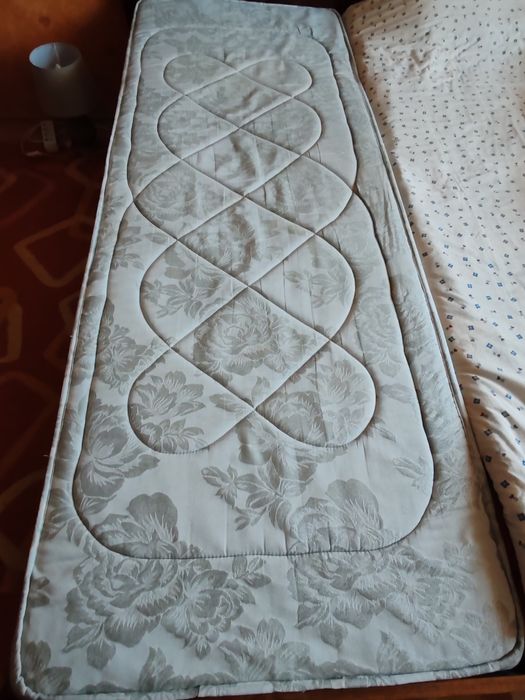 Двулицеви матраци 72/190 (брой) и подматрачни рамки