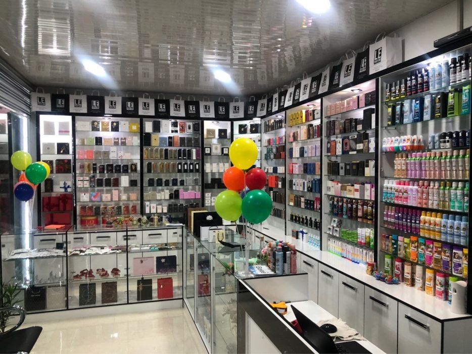 Do’kon uchun  mebel sotiladi