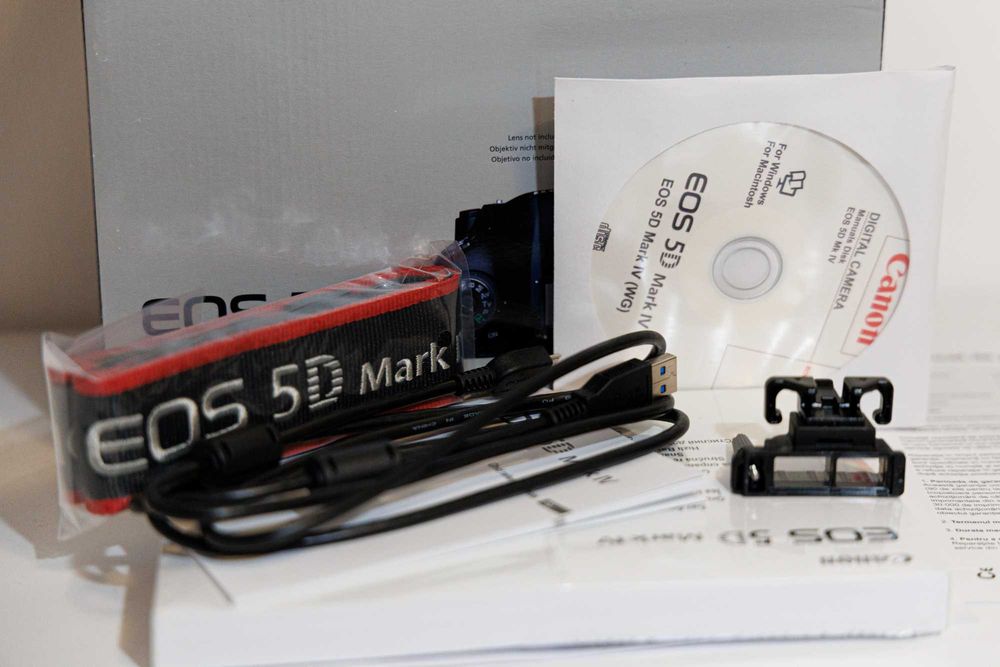 Canon EOS 5D Mark IV +  ACCESORII