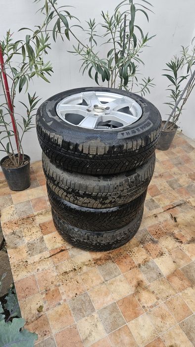 Джанти 17" 5х114 и гуми 215 65 17 - 4бр. зимни гуми Continental Winter