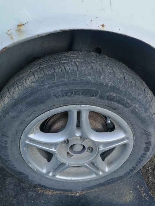 Зимни гумиии с джантите