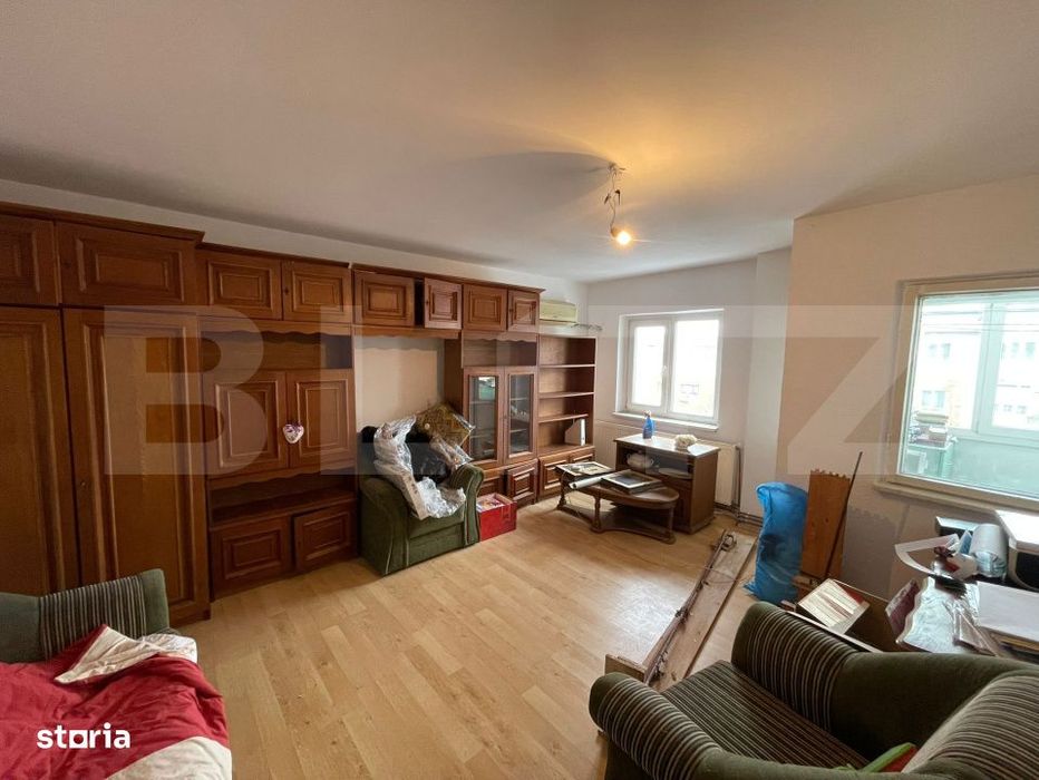 Apartament 3 camere, 77 mp, decomandat - George Enescu - zona Proper P