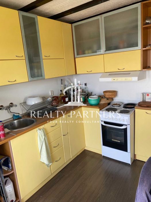 Отдава под наем Етаж от къща - с. Кладница, обл. Перник