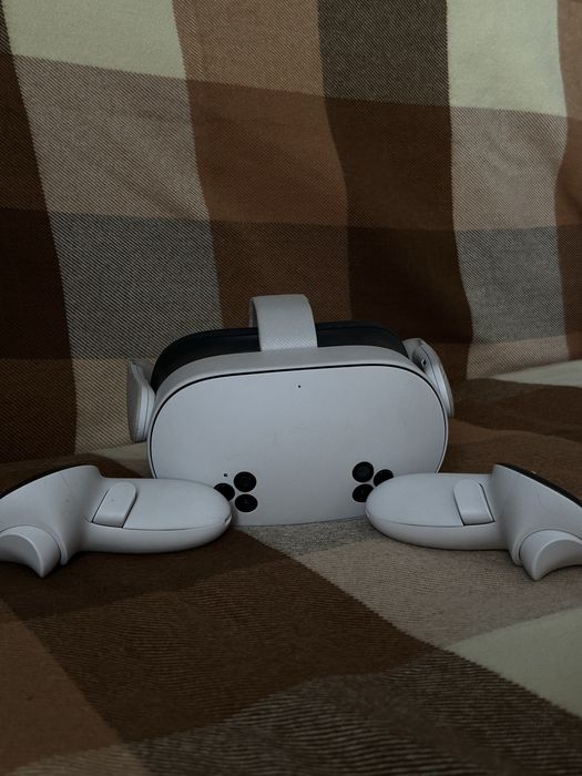 Продам VR-очки Meta Quest 3 (128 GB)