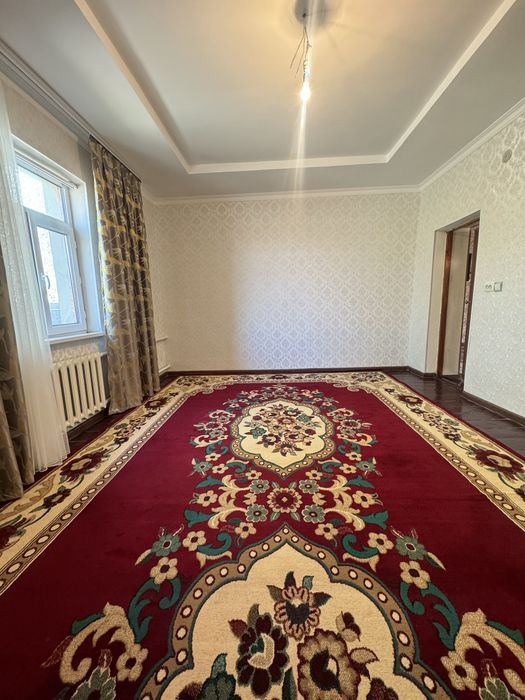 Үй сатылады комунизмде.Дом продается