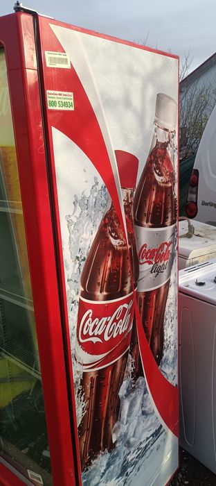 Doua vitrine frigorifice verticale