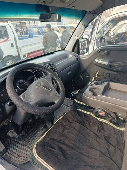 Kia bongo сотилади